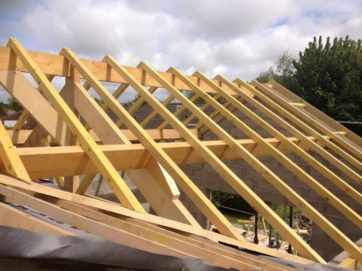 Travaux de couverture, charpente, nettoyage et rénovation de toiture